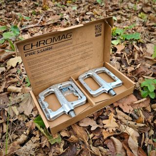 Soutěž o pedály Chromag Pressure z minulého týdne má svého vítěze! 🎉 Správná odpověď je, že jeden pedál má 18 pinů (9 a 9...